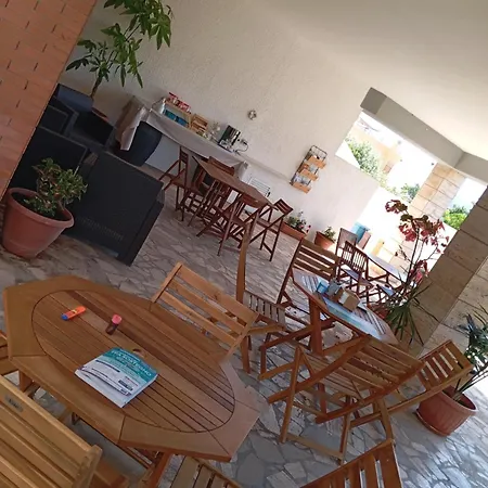 לינה וארוחת בוקר Il Cedro