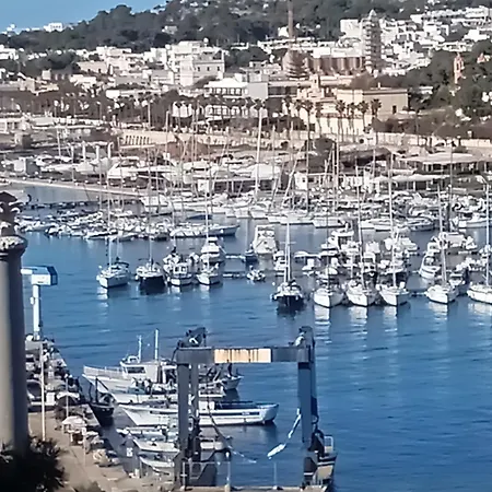 לינה וארוחת בוקר Il Cedro 4*